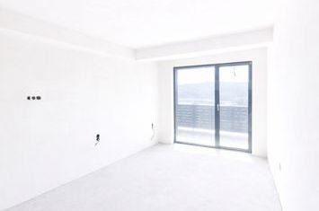 Apartament 3 camere de vanzare BACIU - Cluj anunturi imobiliare Cluj