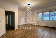 600 €, Garsonieră