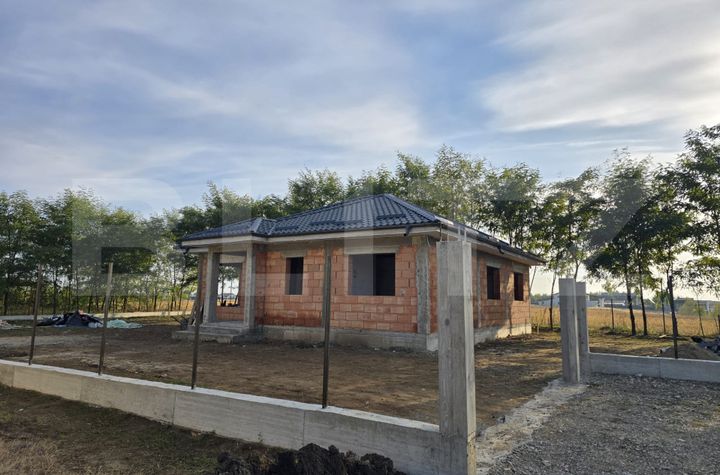 Casă - 4 camere de vanzare SUCEAVA - Suceava anunturi imobiliare Suceava