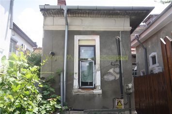 Casă - 3 camere de vanzare PARCUL CAROL - Bucuresti anunturi imobiliare Bucuresti