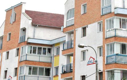 Locuintele stau pe piata si sase luni pana la vanzare