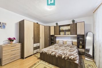 Casă 3 camere, 544 mp teren, Gai, curte + garaj anunturi imobiliare Arad