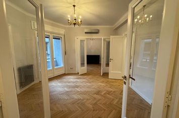 Inchiriere apartament trei camere renovat lux ideal firma/rezidenta Piata Amzei anunturi imobiliare Bucuresti