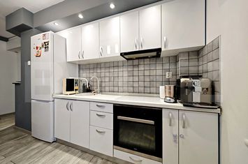 Apartament 4 camere de vanzare NUFARUL - Bihor anunturi imobiliare Bihor