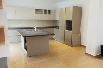 VILA SUPERBA CU PISCINĂ INDIVIDUALA, ZONA IANCU NICOLAE! anunturi imobiliare Bucuresti