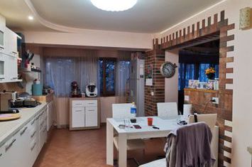 Apartament 3 camere zona Ultracentrala anunturi imobiliare Vrancea