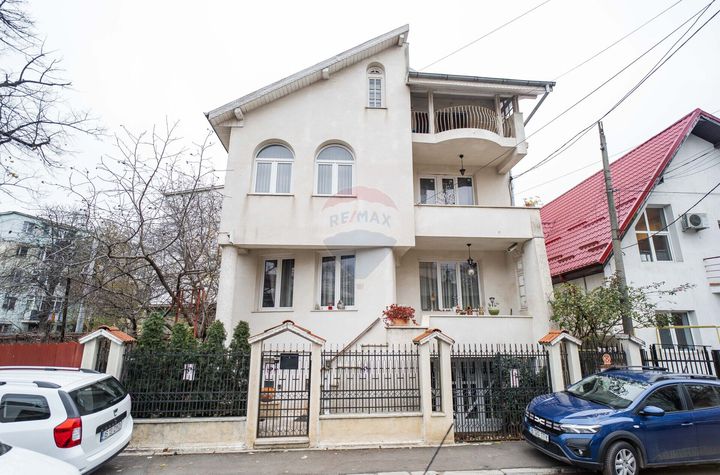 Casă de Vânzare cu  225mpu, 300mp Teren în Tătărași, Str. Stejar Iași anunturi imobiliare Iasi