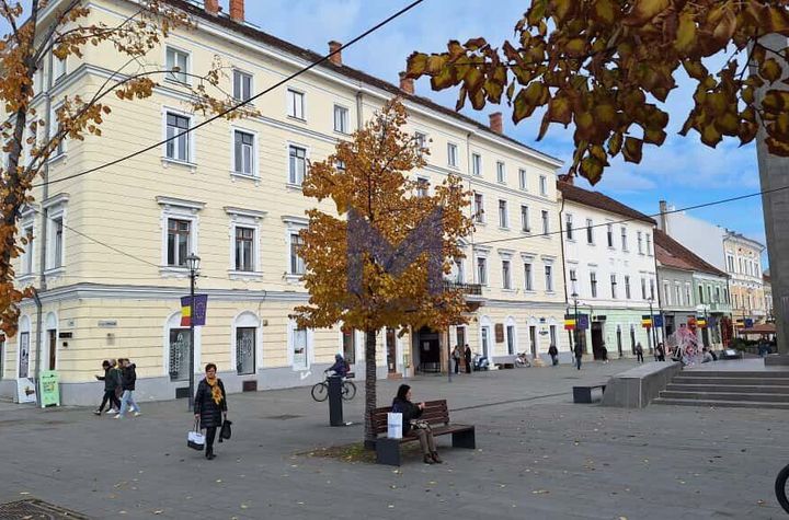 [ Ocazie rară ] Apartament maiestuos, Bd. Eroilor, etaj 1 anunturi imobiliare Cluj