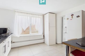 Casă cu 6 camere în zona Central anunturi imobiliare Arad