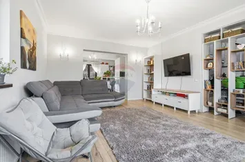 Casă elegantă de vânzare în Hlincea anunturi imobiliare Iasi