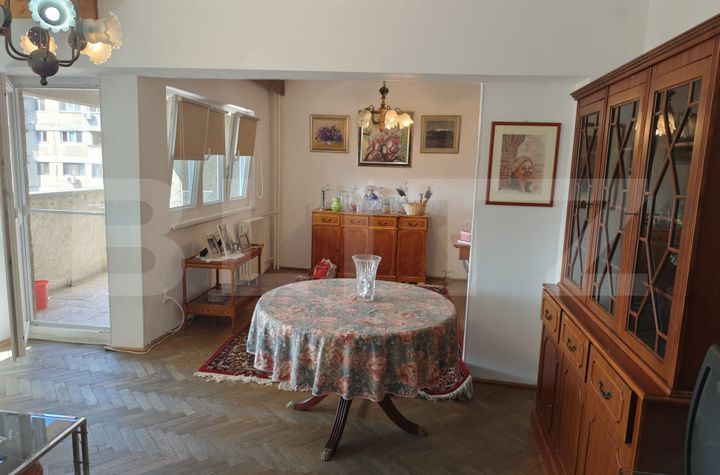 Apartament 4 camere de vanzare ORADEA - Bihor anunturi imobiliare Bihor