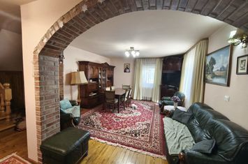 Vilă - 5 camere de vanzare RADAUTI - Suceava anunturi imobiliare Suceava