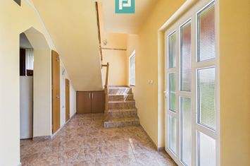 Vilă cochetă 4 camere P+M în Munar anunturi imobiliare Arad