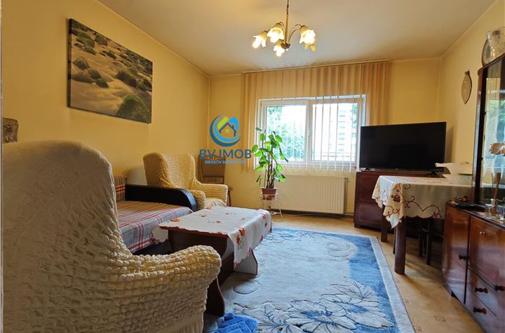 Apartament 4 camere de vanzare AUREL VLAICU - Brasov anunturi imobiliare Brasov