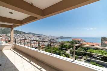 Mezonetă pe 3 niveluri, 240 mp — Agia Paraskeui anunturi imobiliare Grecia