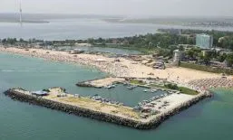Mazăre îşi face port de agrement cu bani de la Udrea