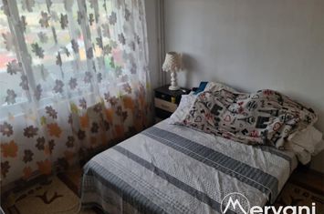 Apartament 3 camere de vanzare CENTRU - Prahova anunturi imobiliare Prahova