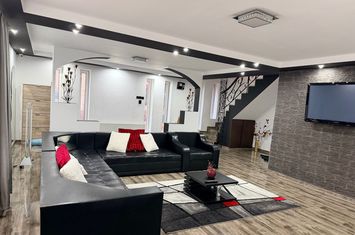 Spațiu comercial de inchiriat DEMOCRATIEI - Prahova anunturi imobiliare Prahova
