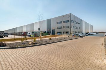 Spațiu logistic la 1 km de autostrada A1 anunturi imobiliare Arad
