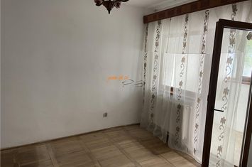 Apartament 3 camere de vanzare GARA - Vrancea anunturi imobiliare Vrancea