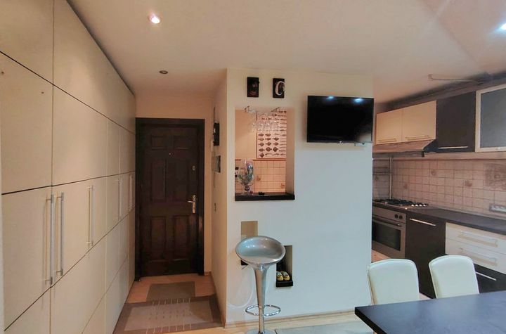 Apartament 2 camere de vanzare DEMOCRATIEI - Prahova anunturi imobiliare Prahova