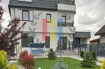 Apartament 5 camere cu terasă și curte generoasă anunturi imobiliare Bucuresti