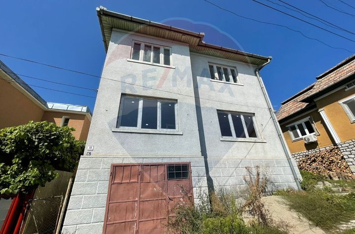 Casă spațioasă cu potențial investitional în zona Ultracentrala Turda anunturi imobiliare Cluj