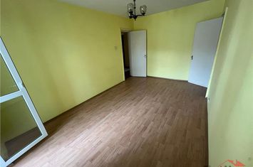 Apartament 4 camere de vanzare SUD - Vrancea anunturi imobiliare Vrancea