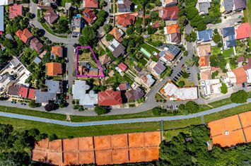 Proprietate cu teren generos în cea mai râvnită zonă a Aradului anunturi imobiliare Arad