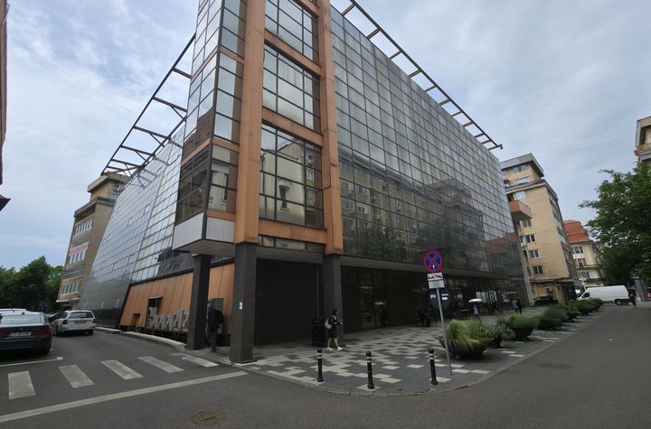 Spatiu comercial/cladire birouri in centrul Timisoarei anunturi imobiliare Timis