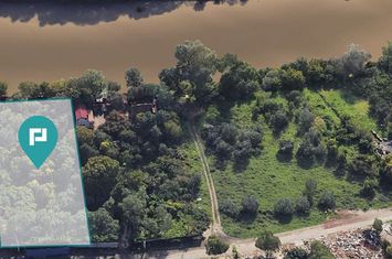 Teren intravilan 2.600 mp pe Malul Mureșului Alfa anunturi imobiliare Arad