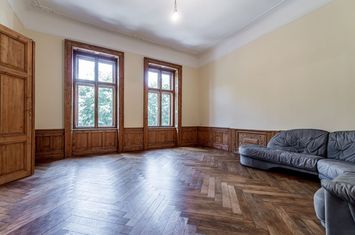 Apartament istoric pe Bulevardul Revoluției anunturi imobiliare Arad