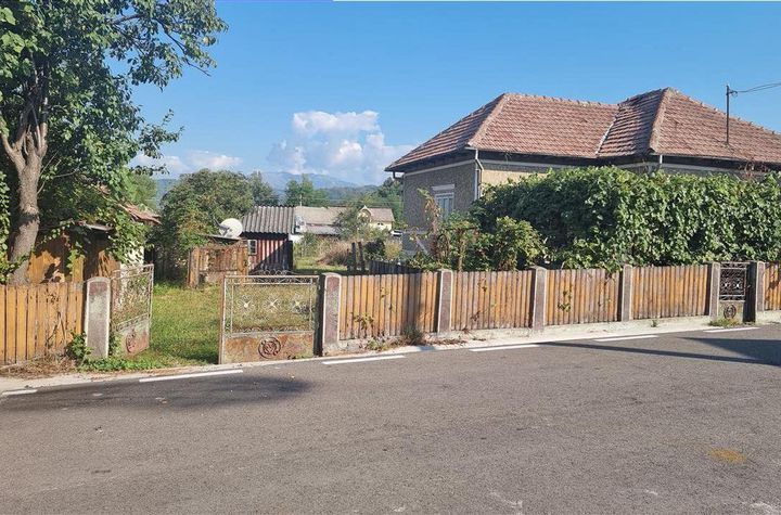 Casă - 3 camere de vanzare BUNESTI - Valcea anunturi imobiliare Valcea