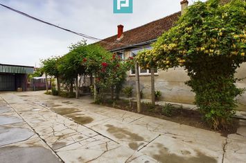 Casă cu 5 camere – Sântana centru, jud. Arad anunturi imobiliare Arad