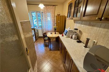 Apartament 3 camere de vanzare GARA - Vrancea anunturi imobiliare Vrancea