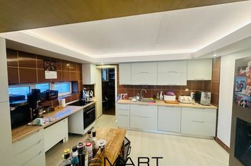 Casă - 10 camere de vanzare CISNADIE - Sibiu anunturi imobiliare Sibiu