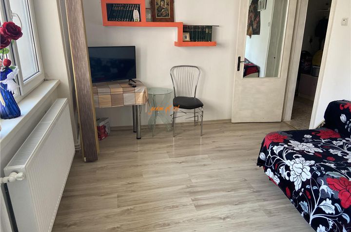 Apartament 3 camere de vanzare CENTRAL - Vrancea anunturi imobiliare Vrancea