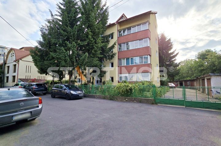 Garsoniera bloc tip vila Centru Civic anunturi imobiliare Brasov