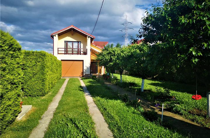Casă - 4 camere de vanzare VULCAN - Brasov anunturi imobiliare Brasov