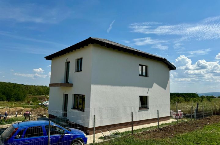 Vilă - 4 camere de vanzare ARONEANU - Iasi anunturi imobiliare Iasi