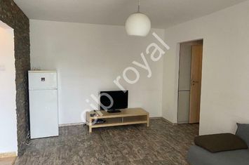 Inchiriez apt. ULTRACENTRAL 2cam. P-ta Unirii,Bd. I.C. Bratianu,langa metrou Unirii, vis a vis Cocor. anunturi imobiliare Bucuresti