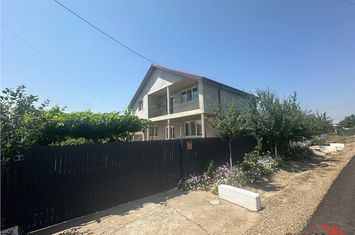 Vilă - 5 camere de vanzare TATARANU - Vrancea anunturi imobiliare Vrancea