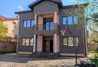 1.800.000 €, Vilă