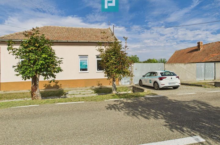 Casă spatioasă și solidă în Pecica anunturi imobiliare Arad
