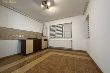 Apartament 3 camere de vanzare FLORESTI  - Cluj anunturi imobiliare Cluj