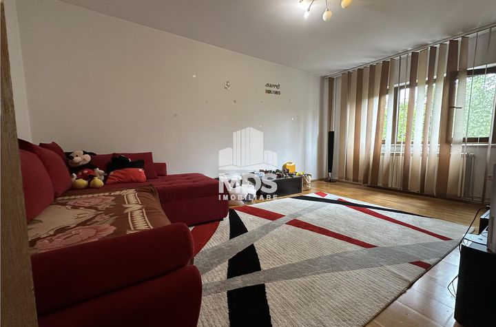 Apartament 3 camere de vanzare ARADULUI  - Timis anunturi imobiliare Timis