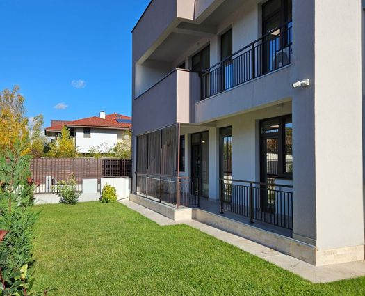 Vilă 16 cam Damaroaia, 680 mp, S+P+2