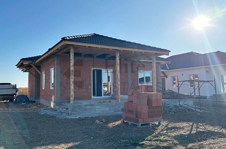 Casa cu 4 camere de vanzare in Santandrei anunturi imobiliare Bihor