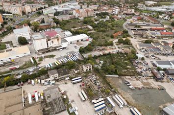 Oportunitate! Clădiri industriale cu teren 6820mp pe strada Poetului, Arad anunturi imobiliare Arad
