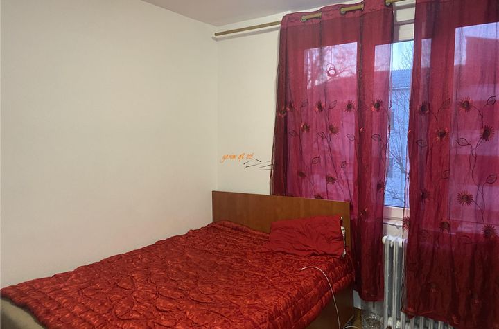 Apartament 3 camere de vanzare SUD - Vrancea anunturi imobiliare Vrancea